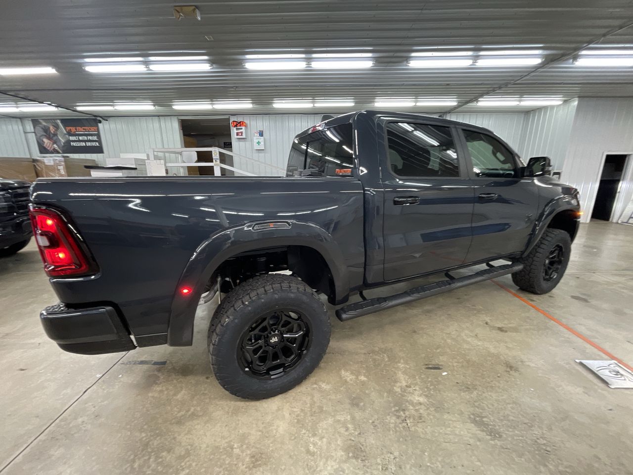 Vehicle Image 8