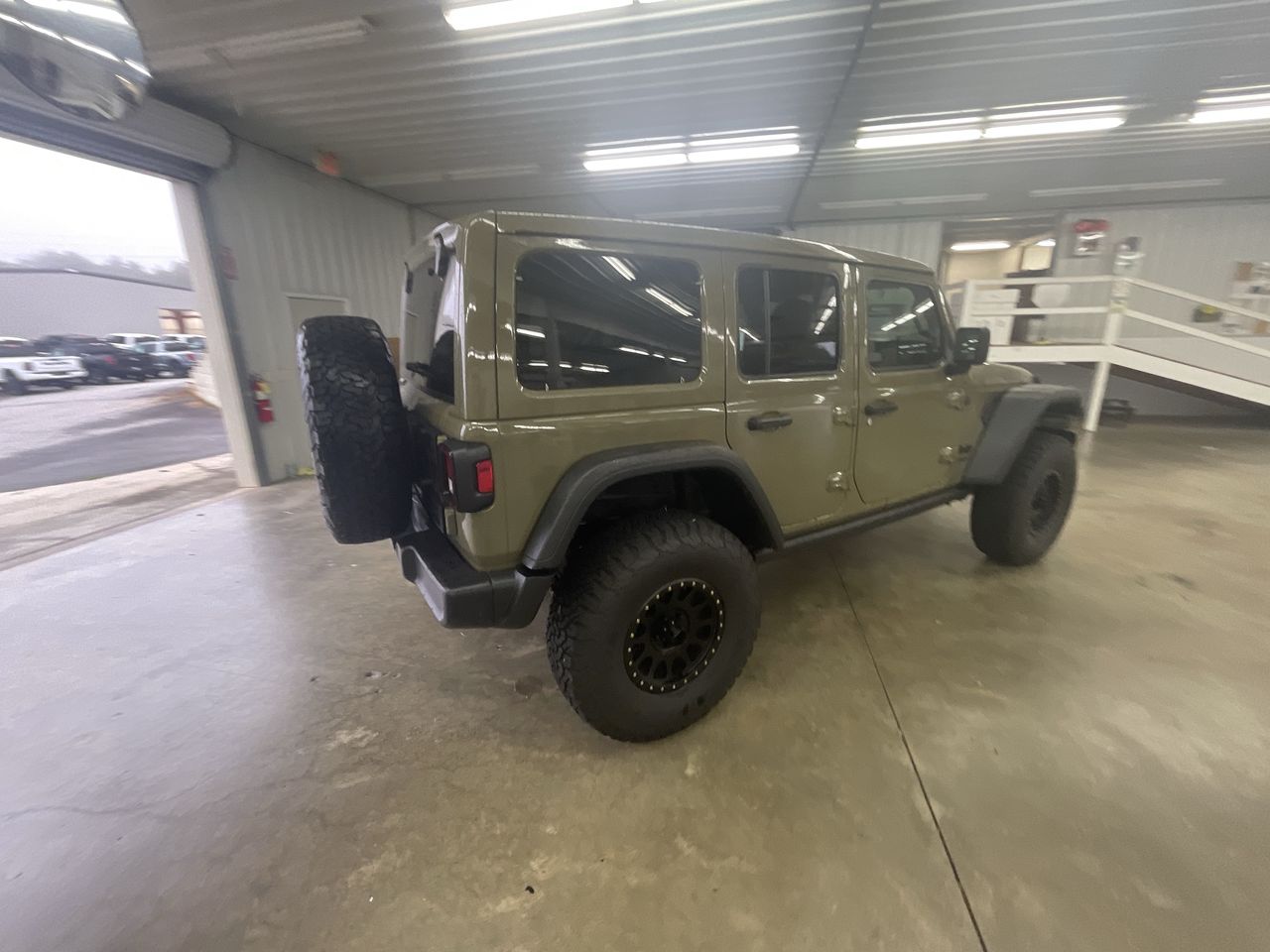 Vehicle Image 8
