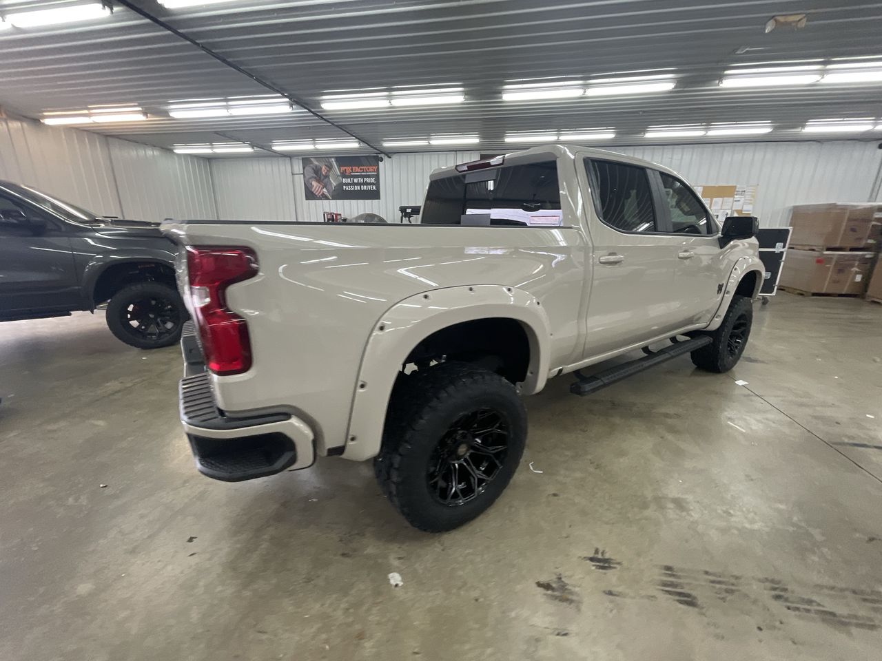 Vehicle Image 8