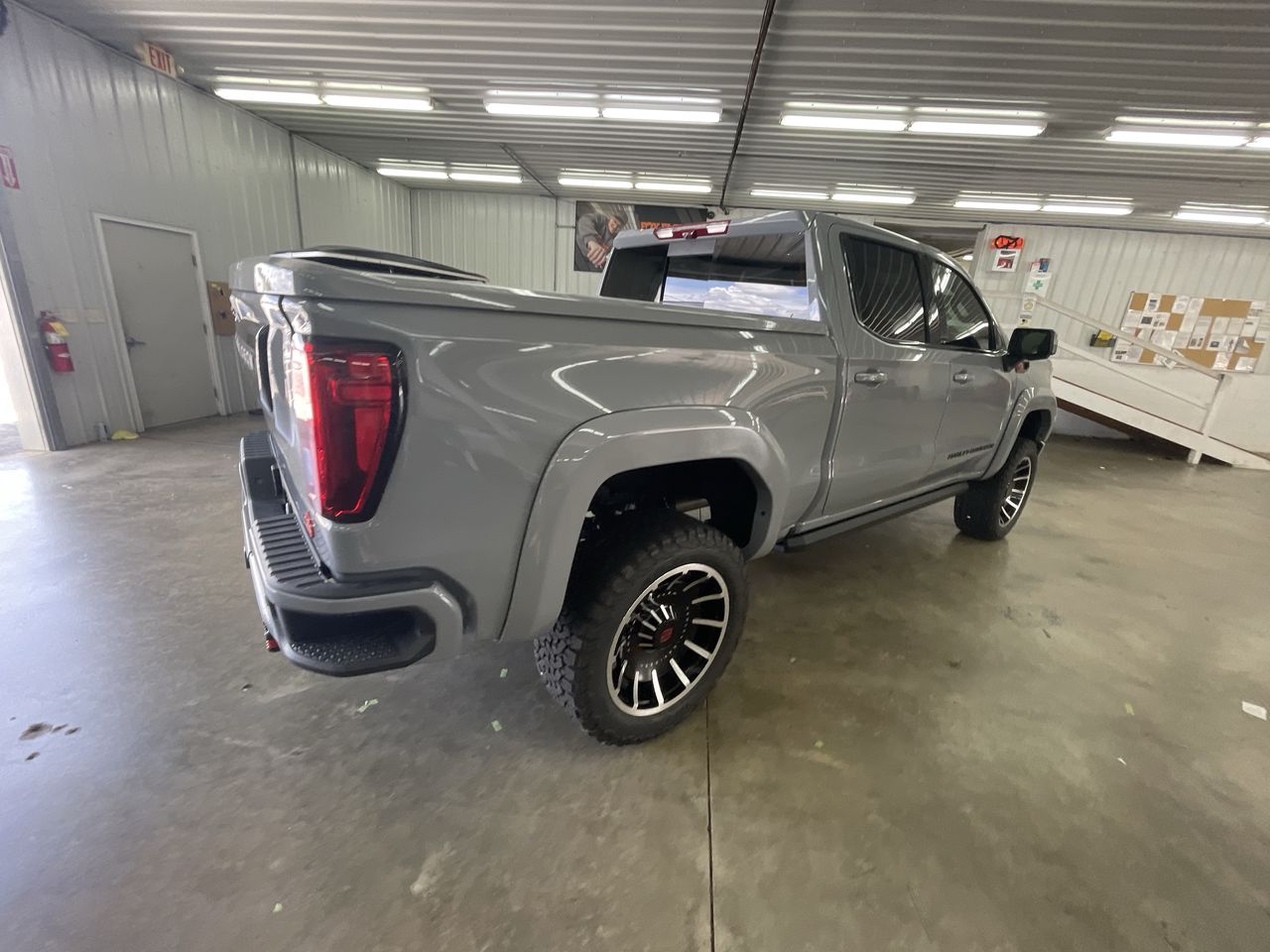 Vehicle Image 8