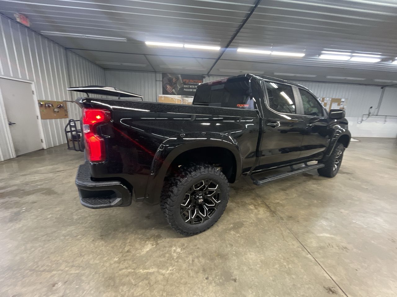 Vehicle Image 8