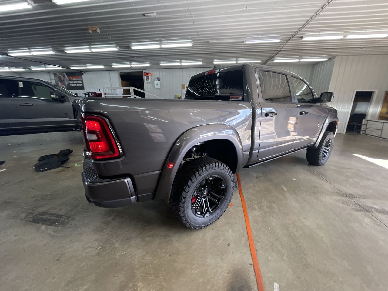 Vehicle Image 8