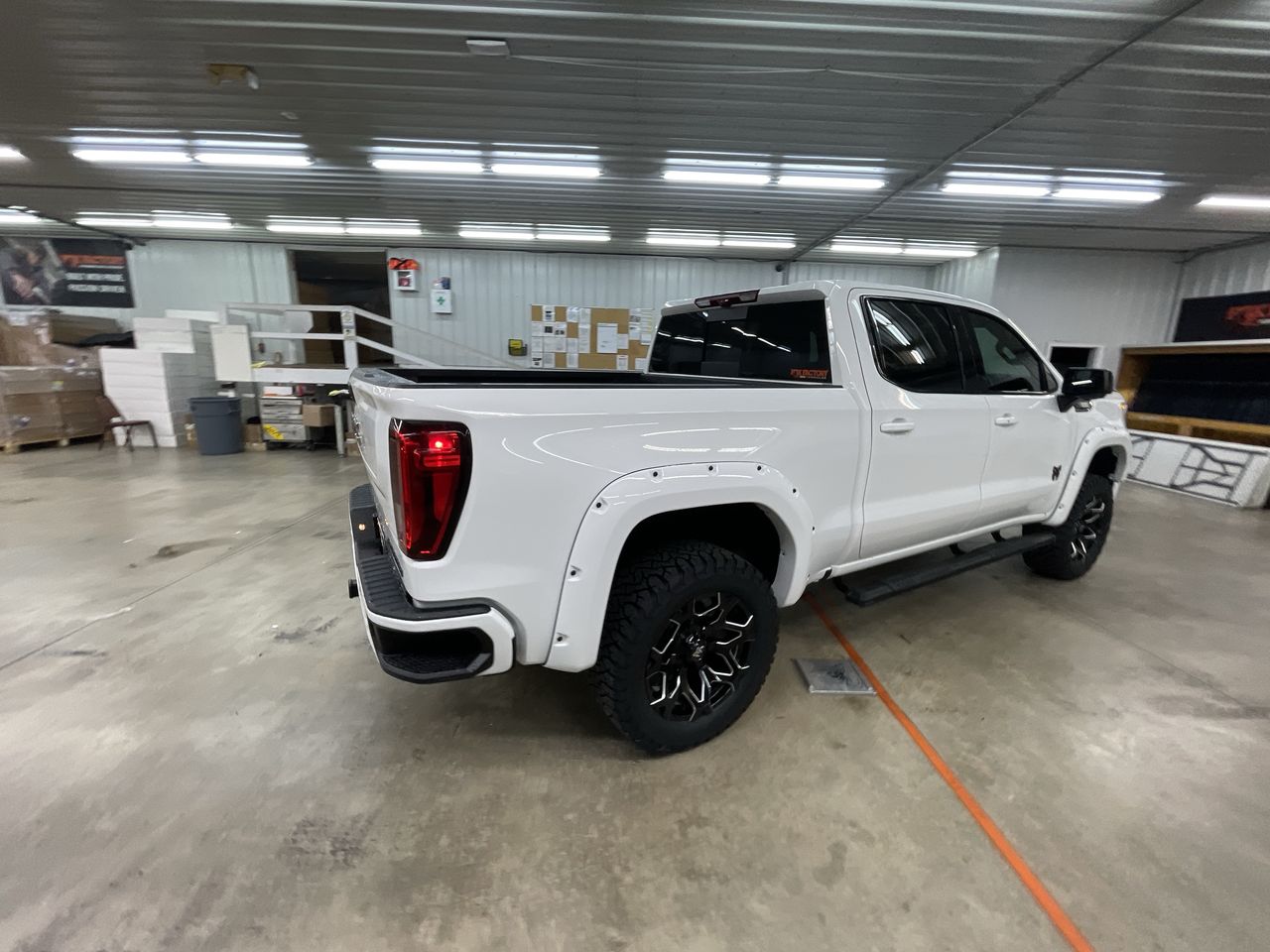 Vehicle Image 8