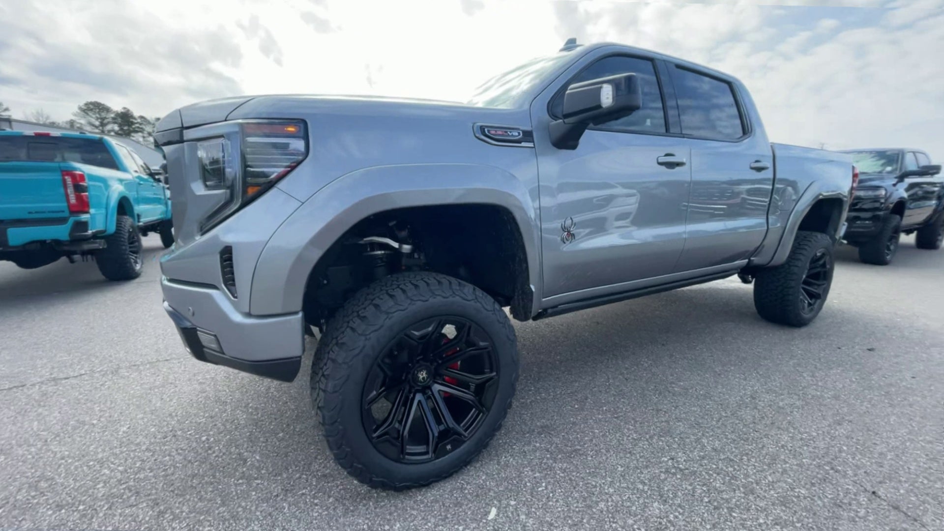 Vehicle Image 4