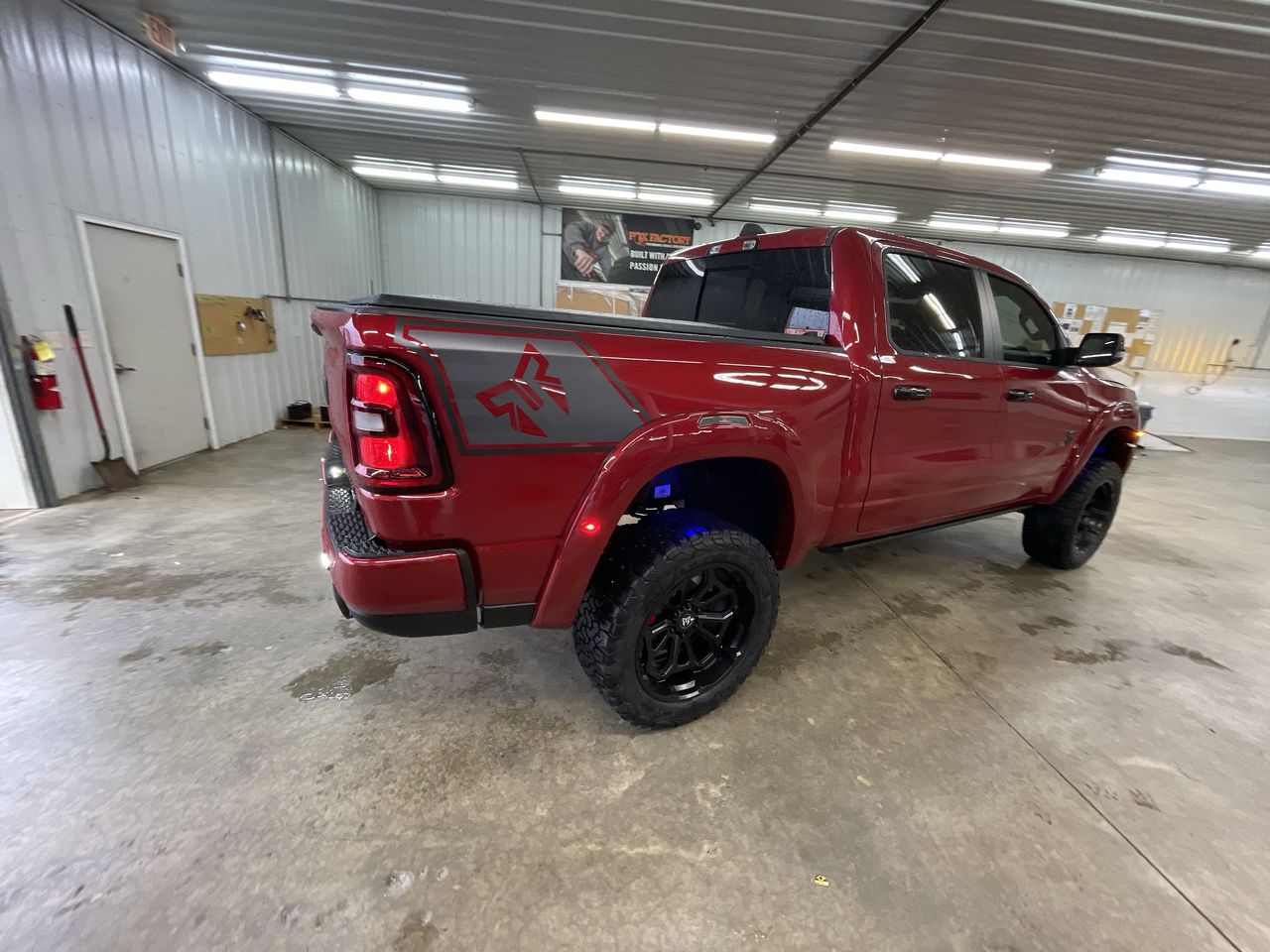 Vehicle Image 8