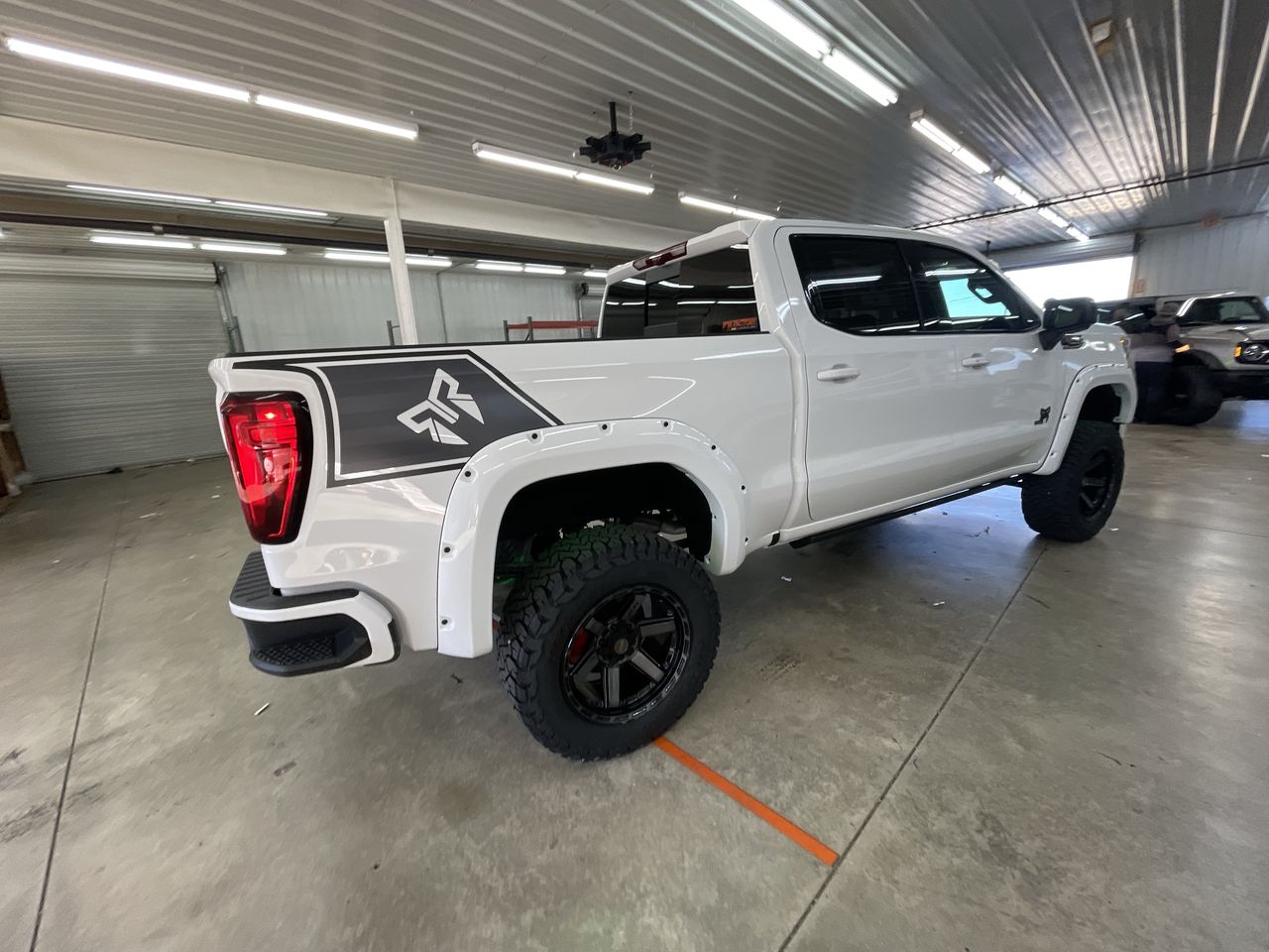 Vehicle Image 8