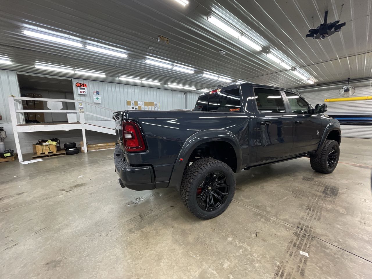 Vehicle Image 8