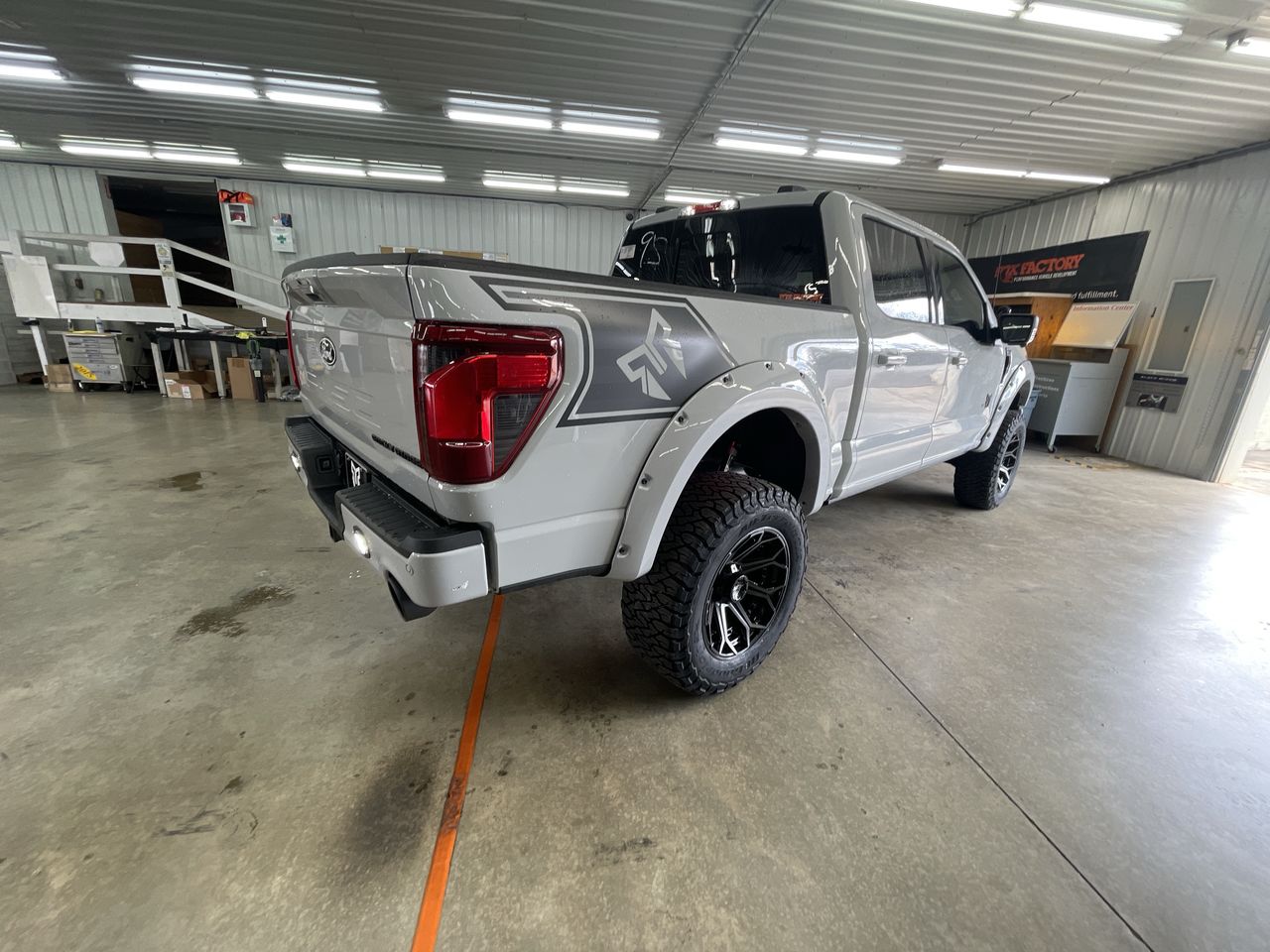 Vehicle Image 8