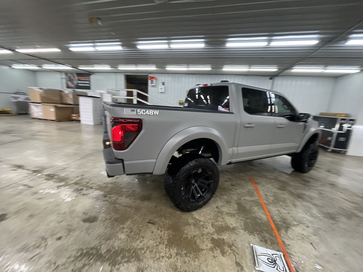 Vehicle Image 8