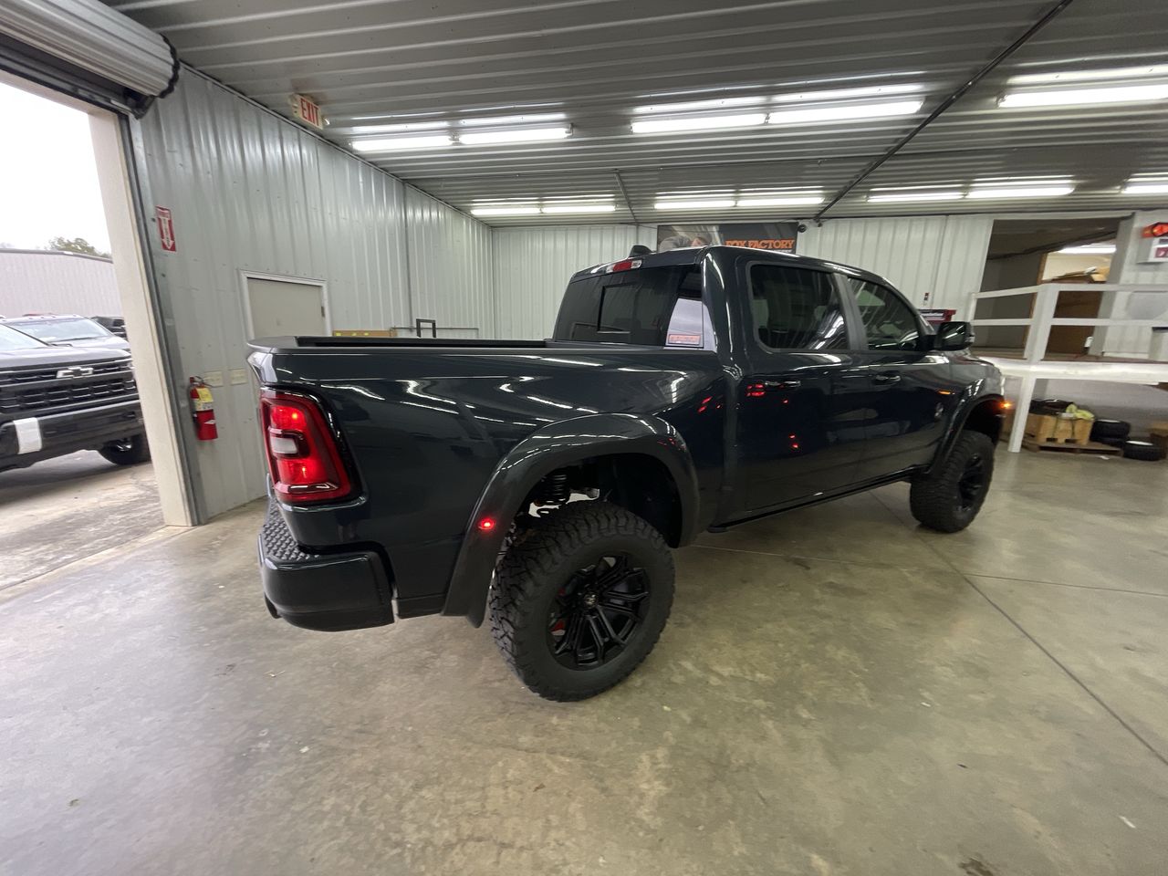 Vehicle Image 8