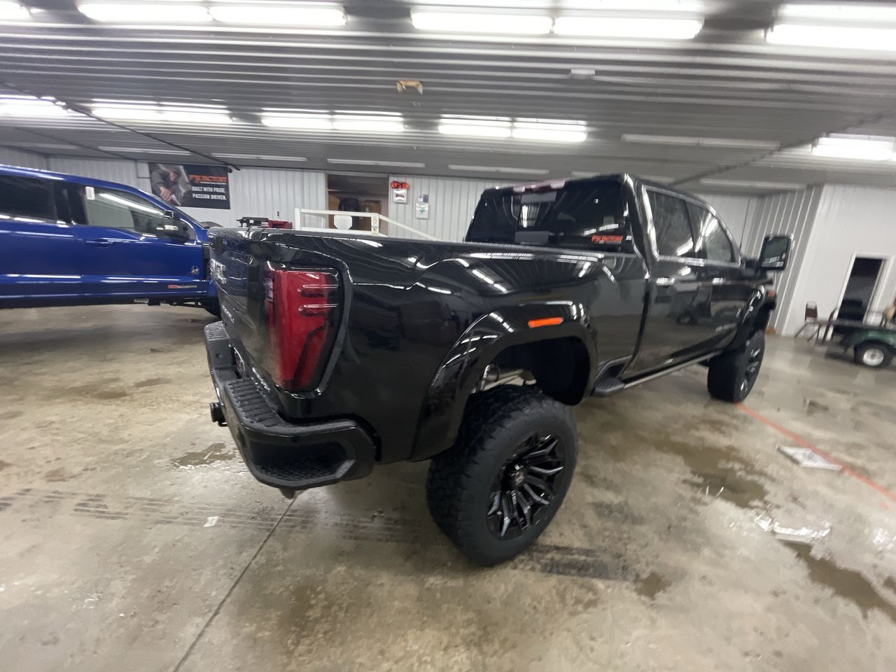 Vehicle Image 8