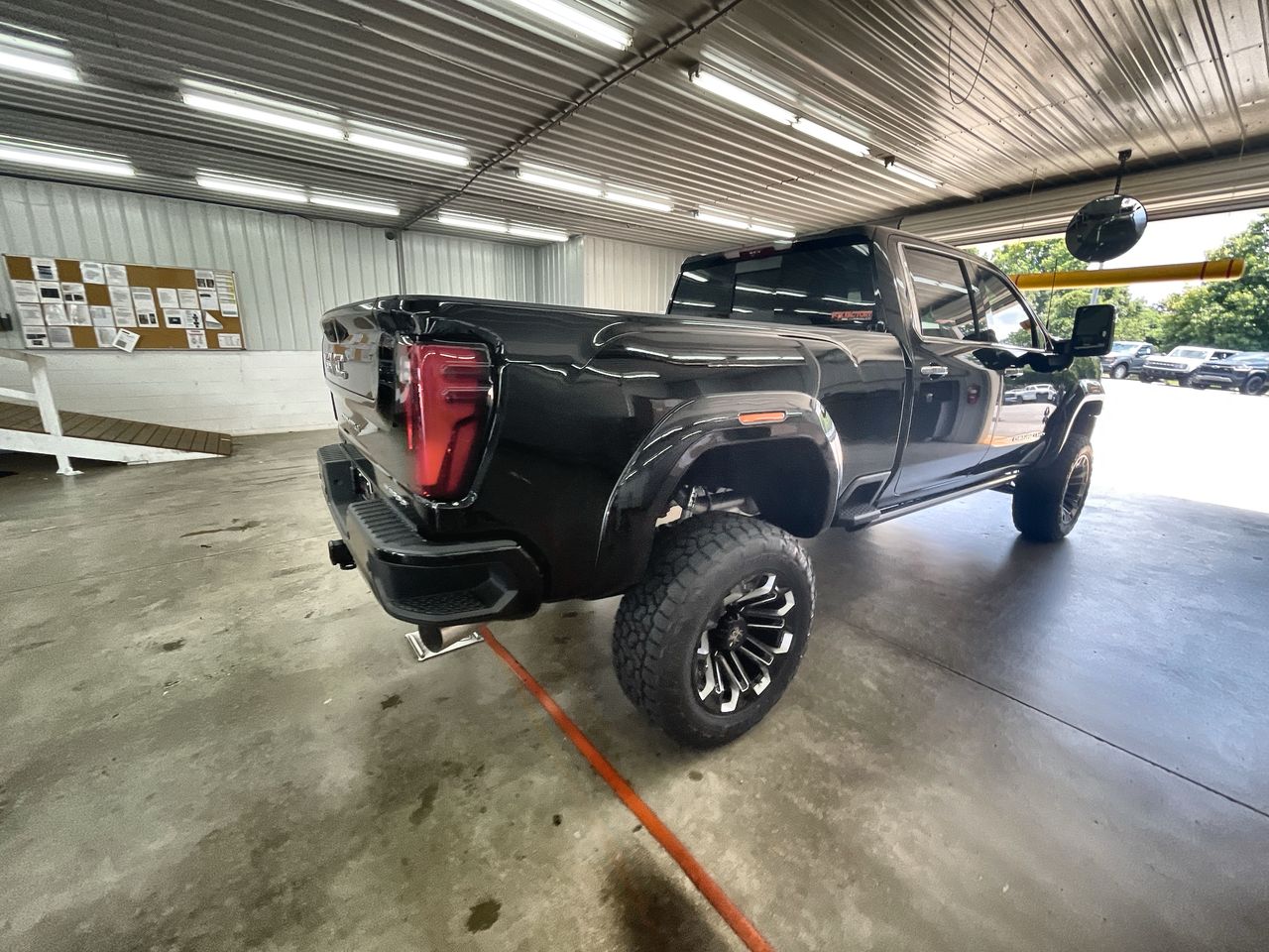 Vehicle Image 8