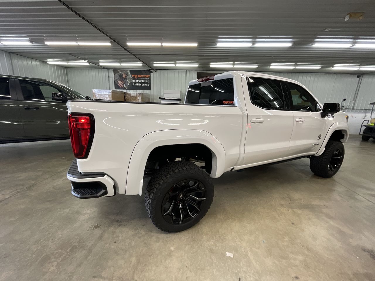 Vehicle Image 8