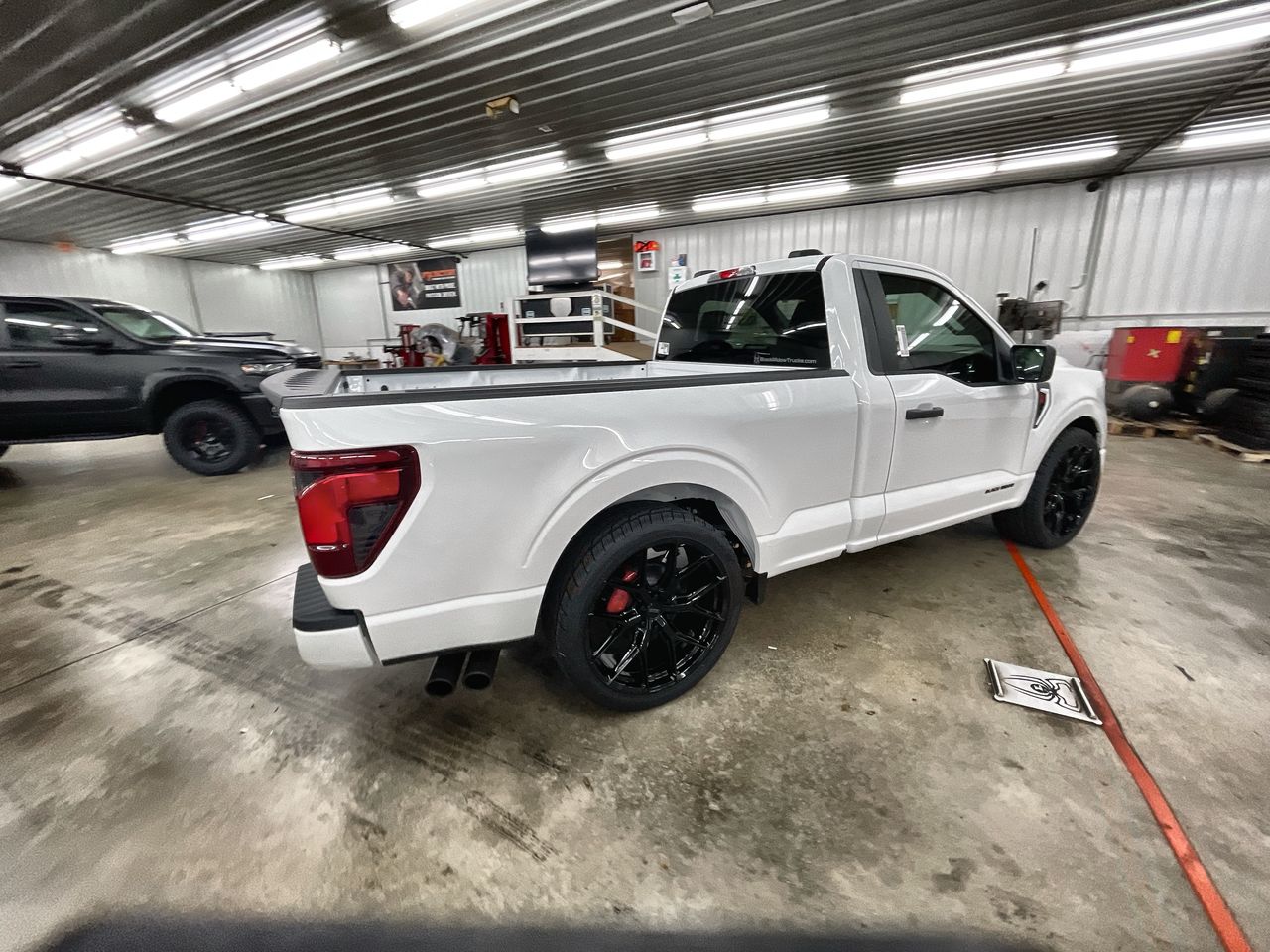 Vehicle Image 8