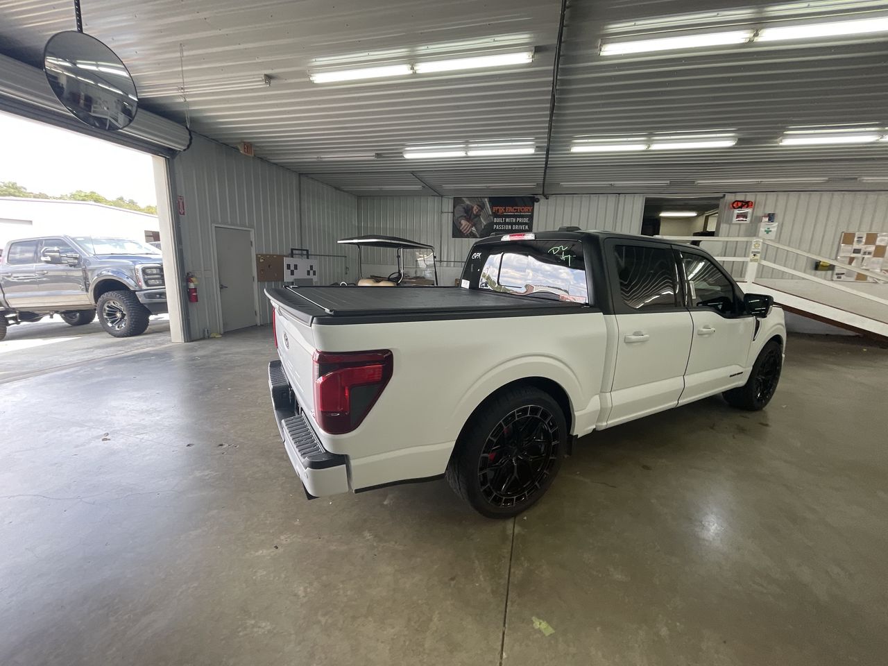 Vehicle Image 8