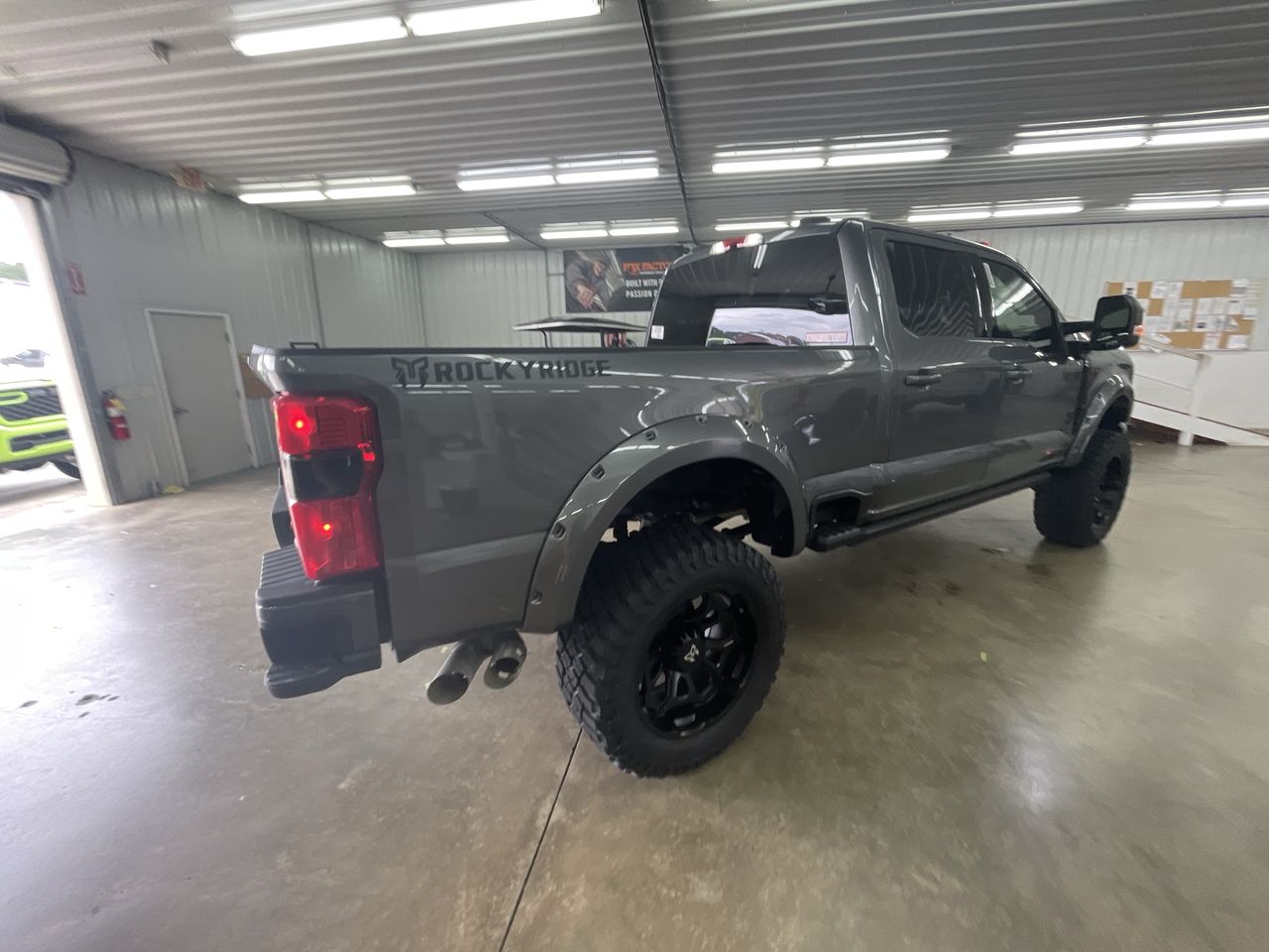 Vehicle Image 7