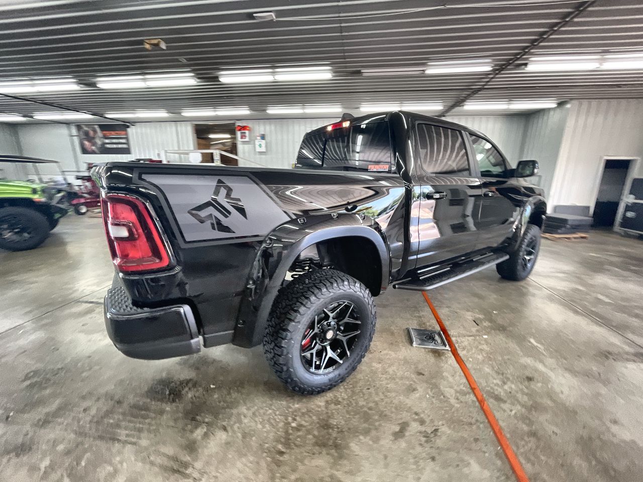 Vehicle Image 8