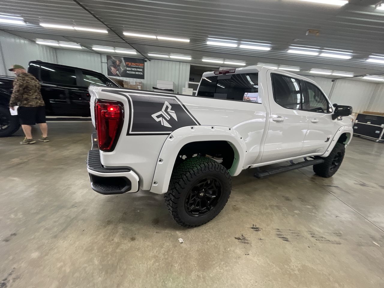 Vehicle Image 8