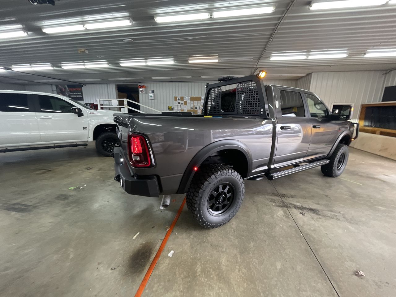 Vehicle Image 8