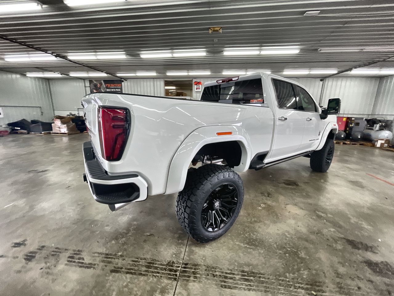 Vehicle Image 8