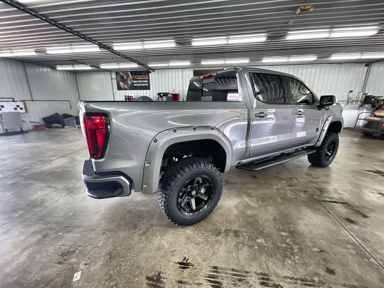 Vehicle Image 8