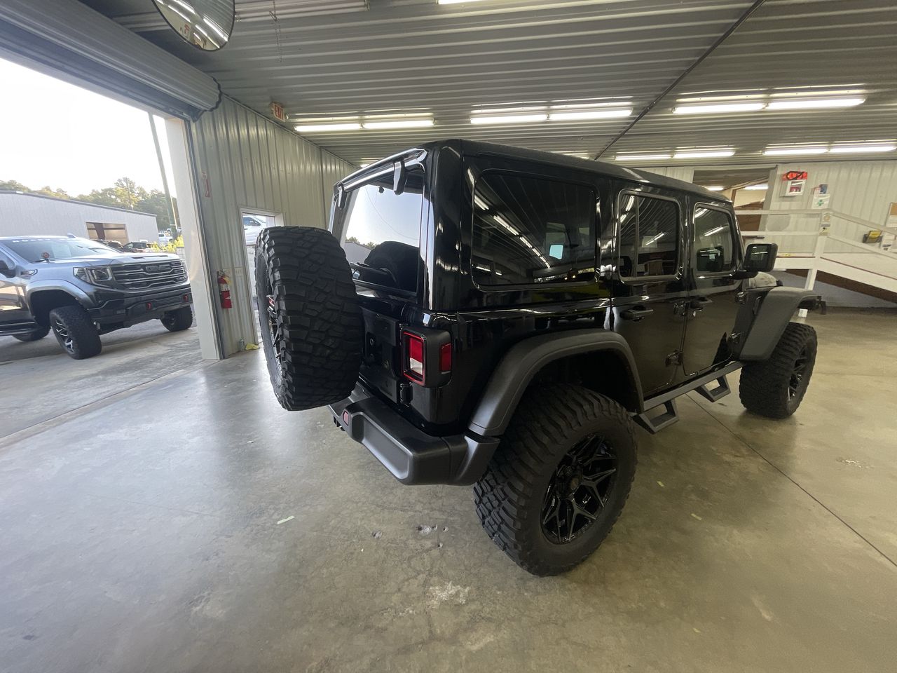 Vehicle Image 7