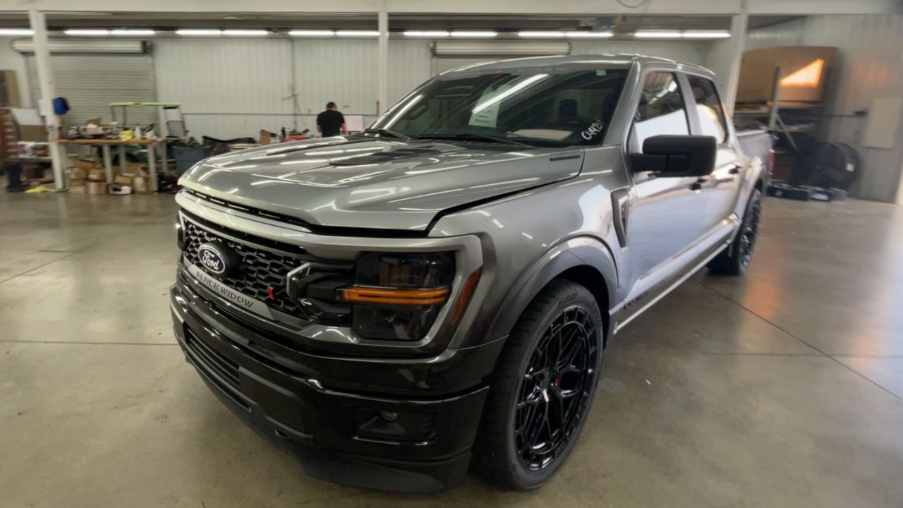 Vehicle Image 4
