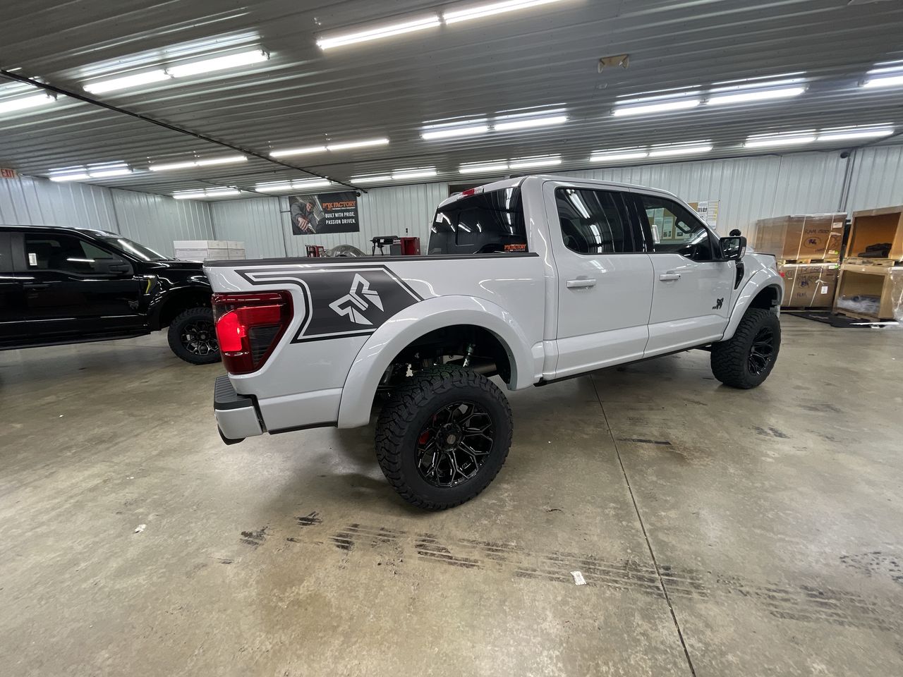Vehicle Image 8