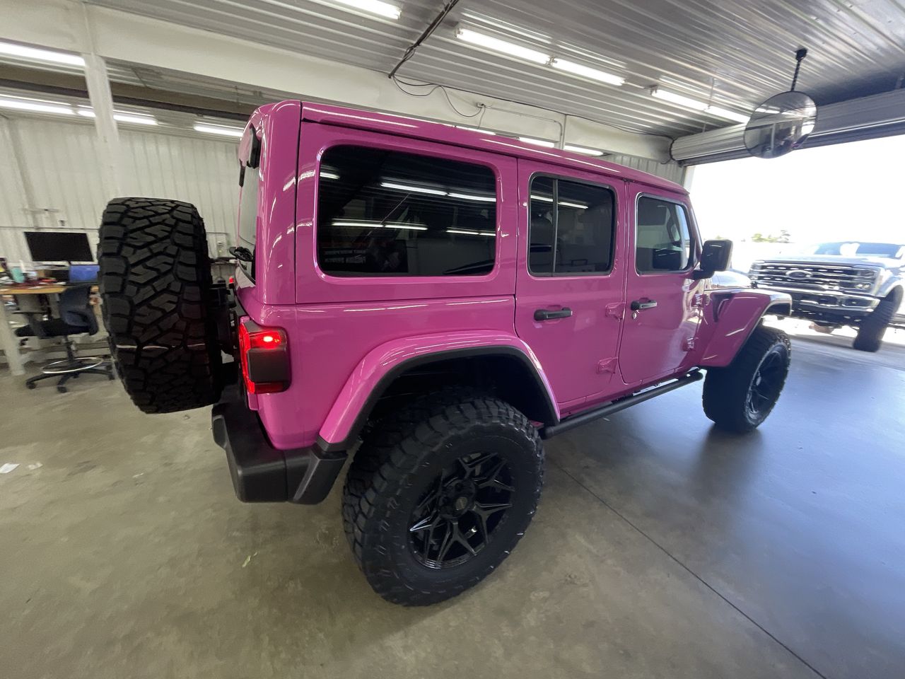 Vehicle Image 7