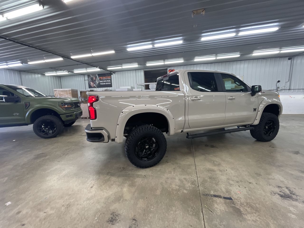 Vehicle Image 8