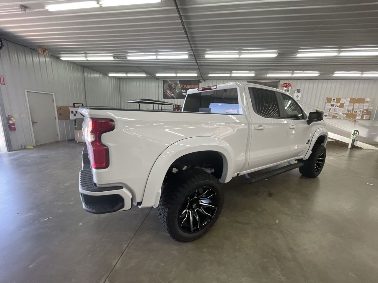 Vehicle Image 8