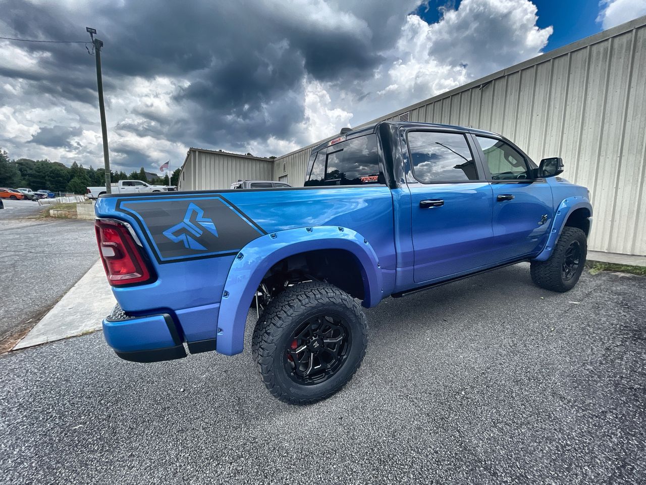 Vehicle Image 8