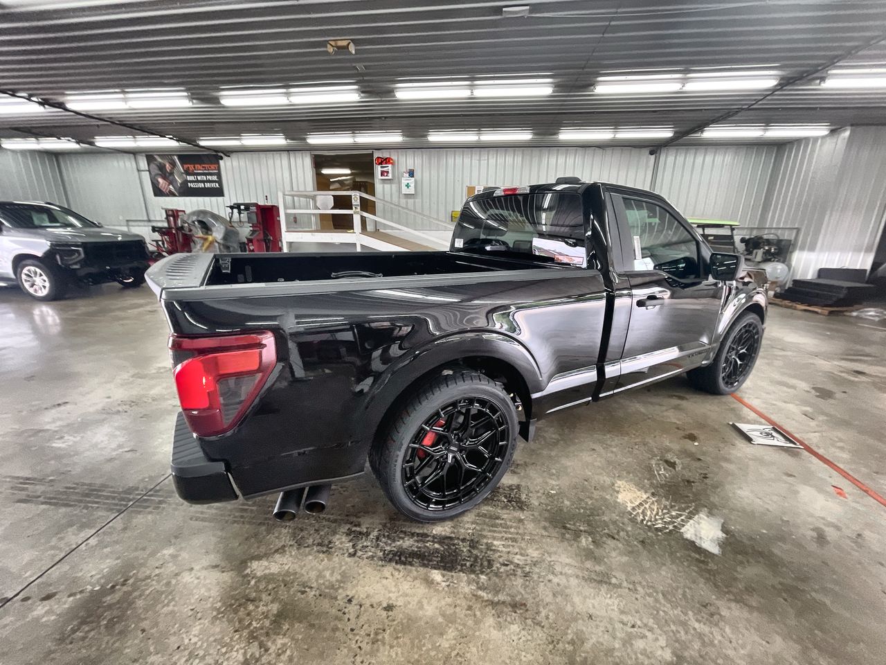 Vehicle Image 8
