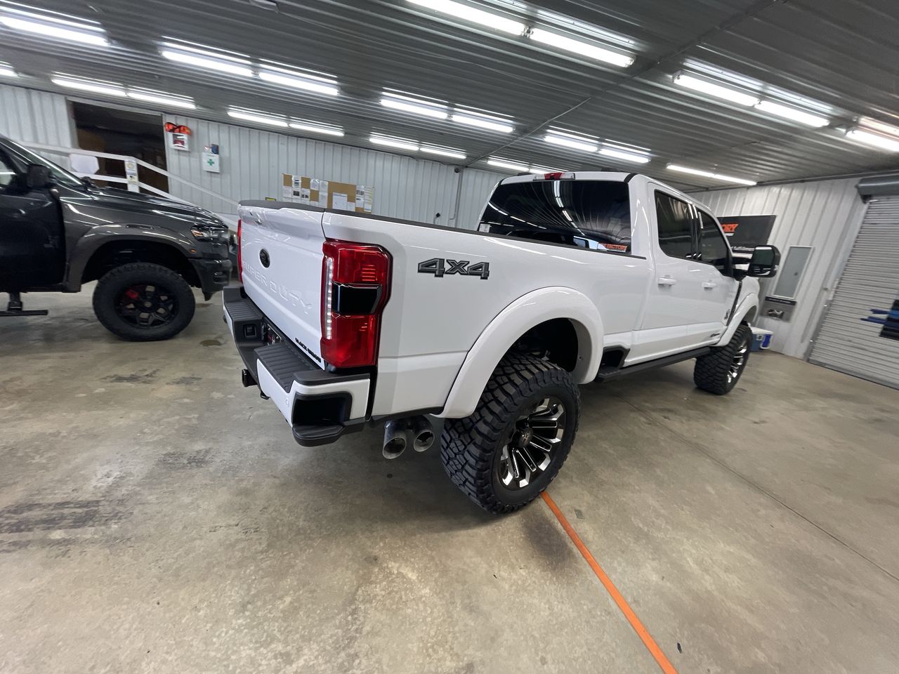 Vehicle Image 8