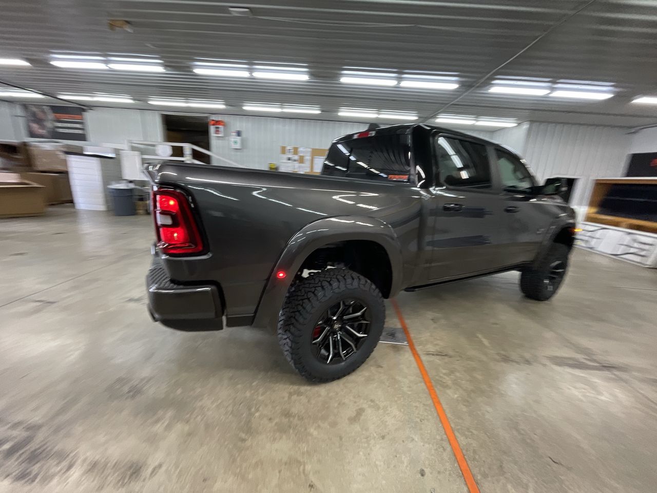 Vehicle Image 8