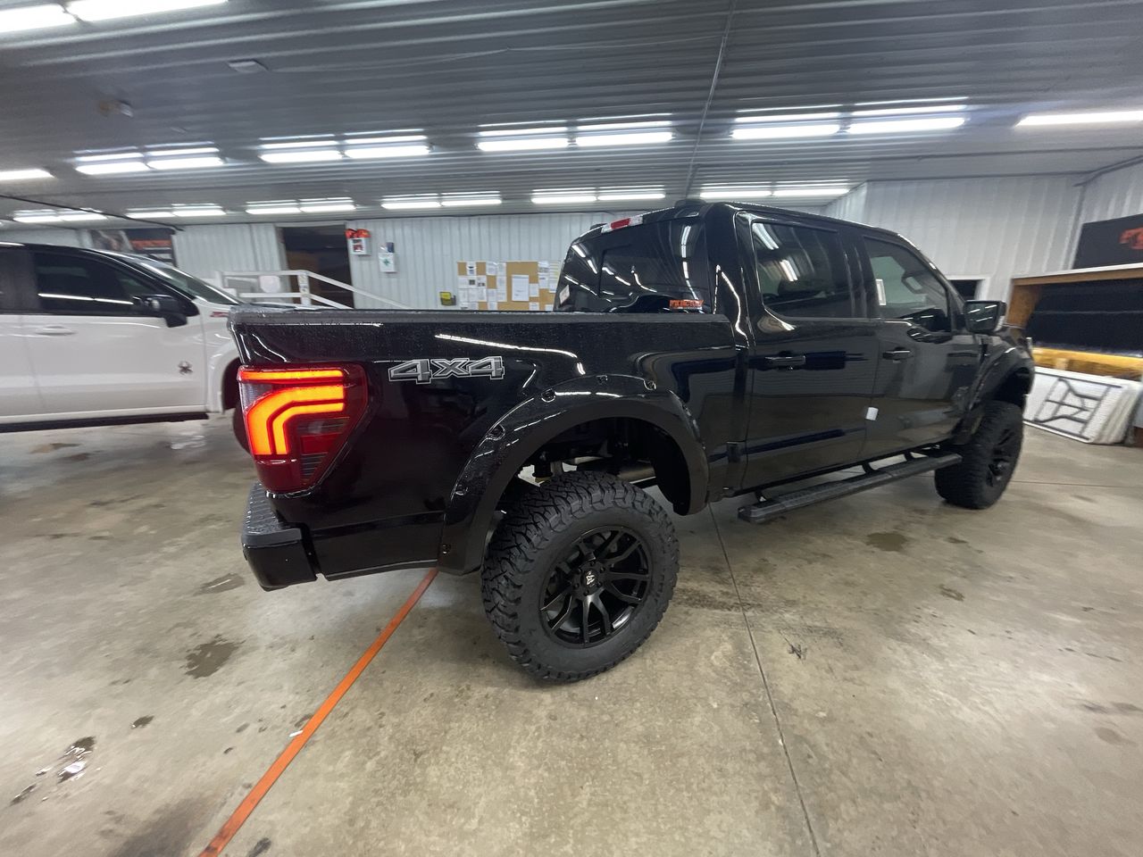Vehicle Image 8