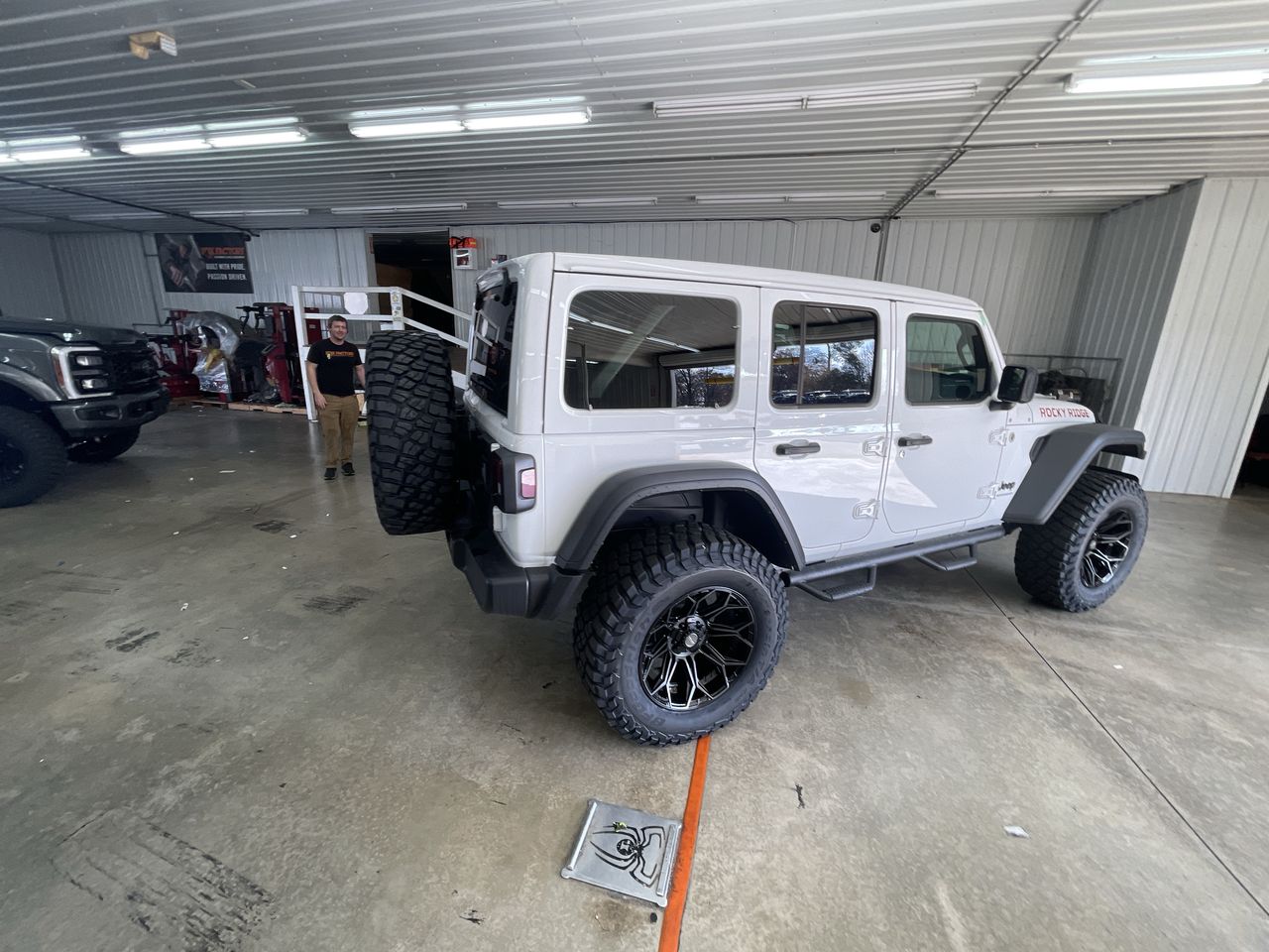Vehicle Image 8