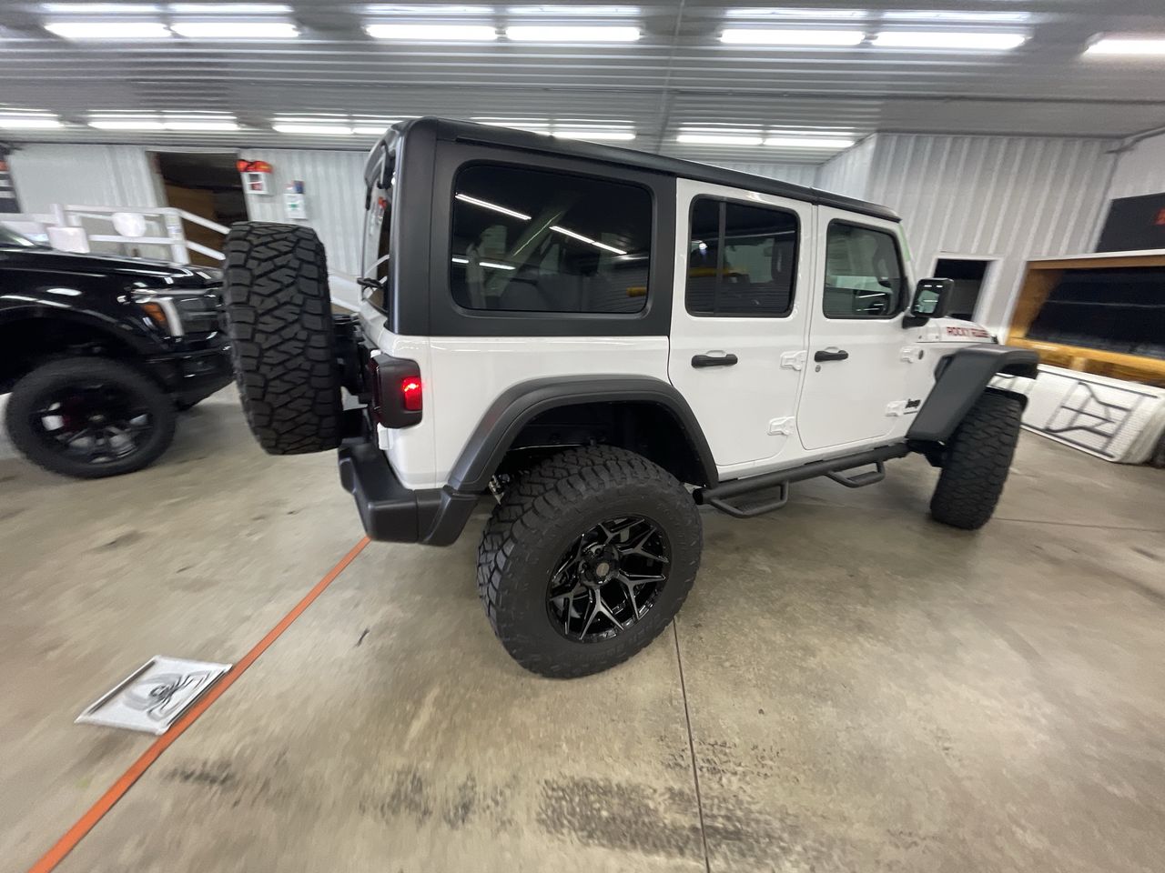 Vehicle Image 8