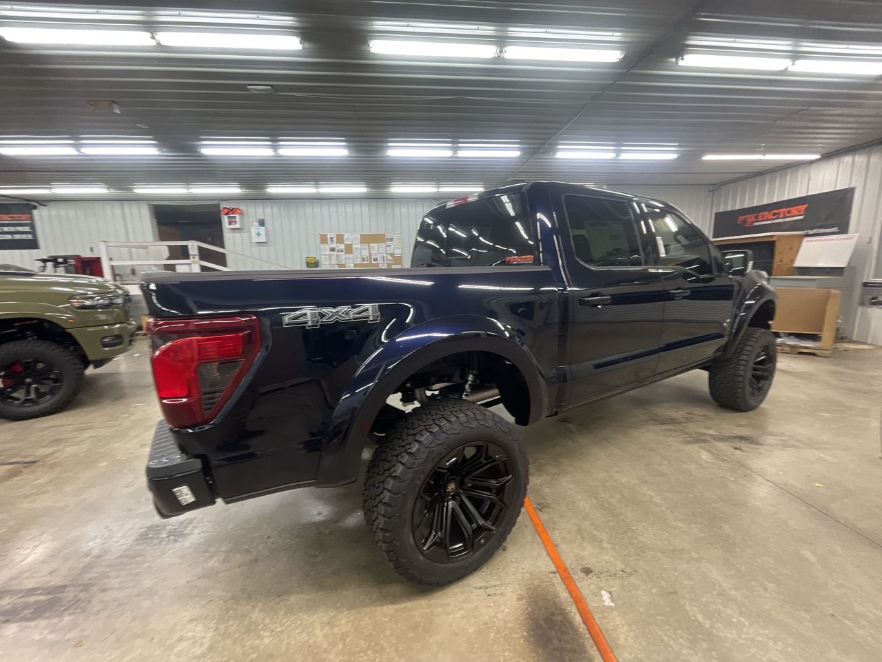 Vehicle Image 8