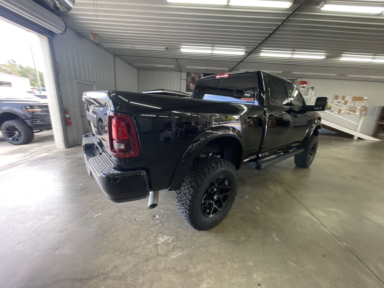 Vehicle Image 8