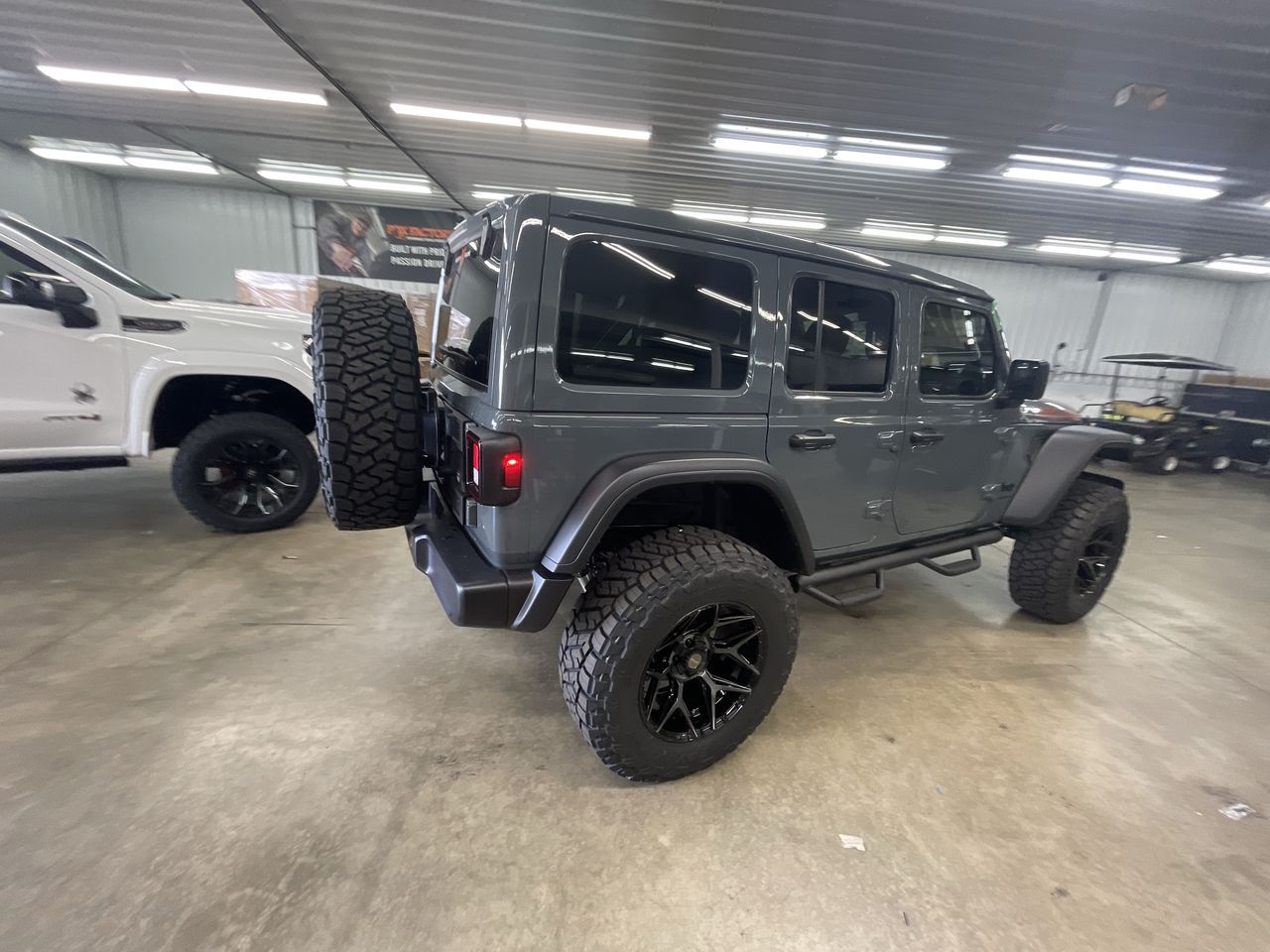 Vehicle Image 8