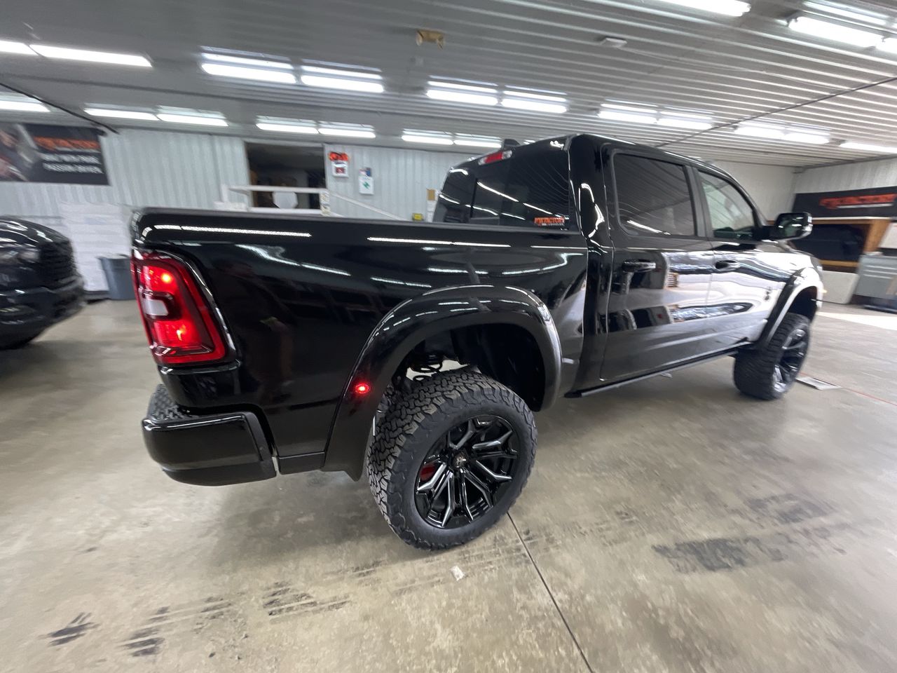Vehicle Image 8