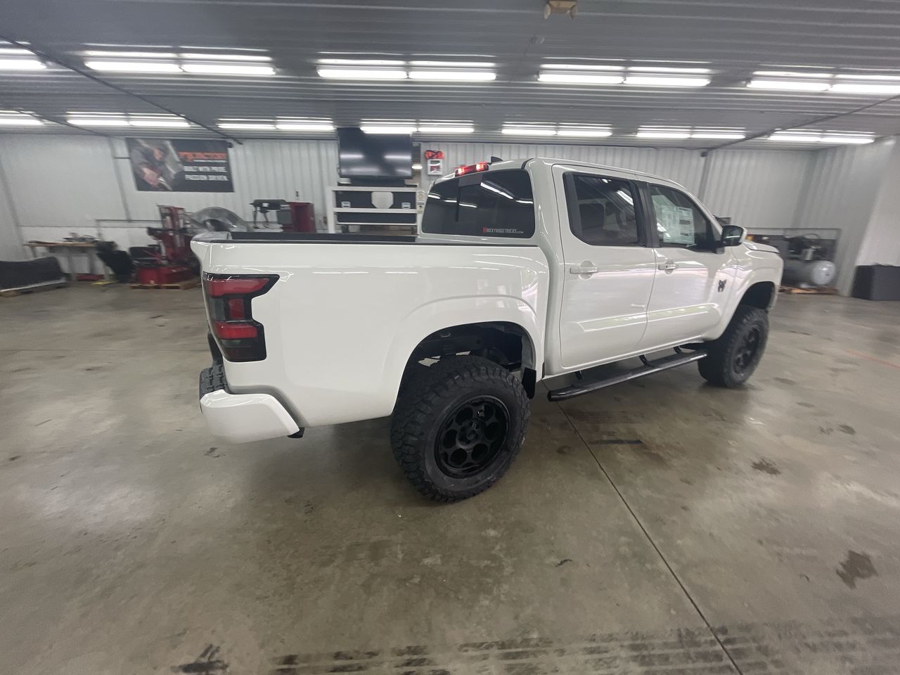 Vehicle Image 8