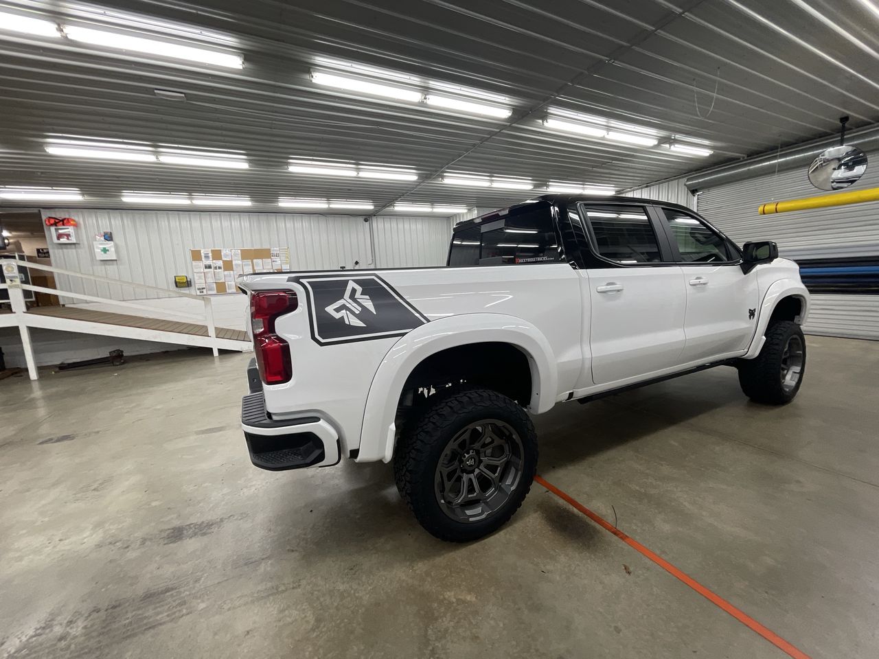 Vehicle Image 8