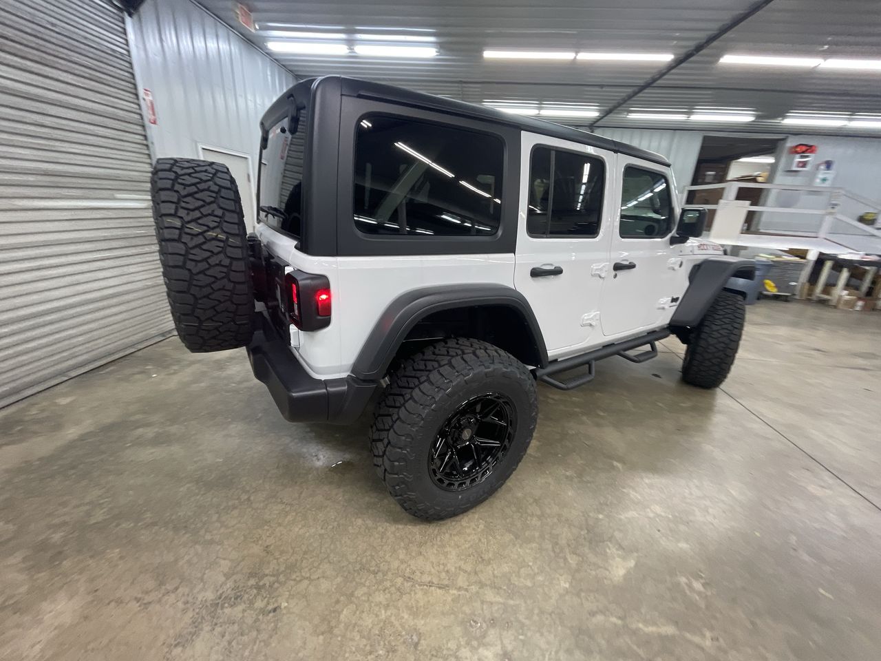 Vehicle Image 8