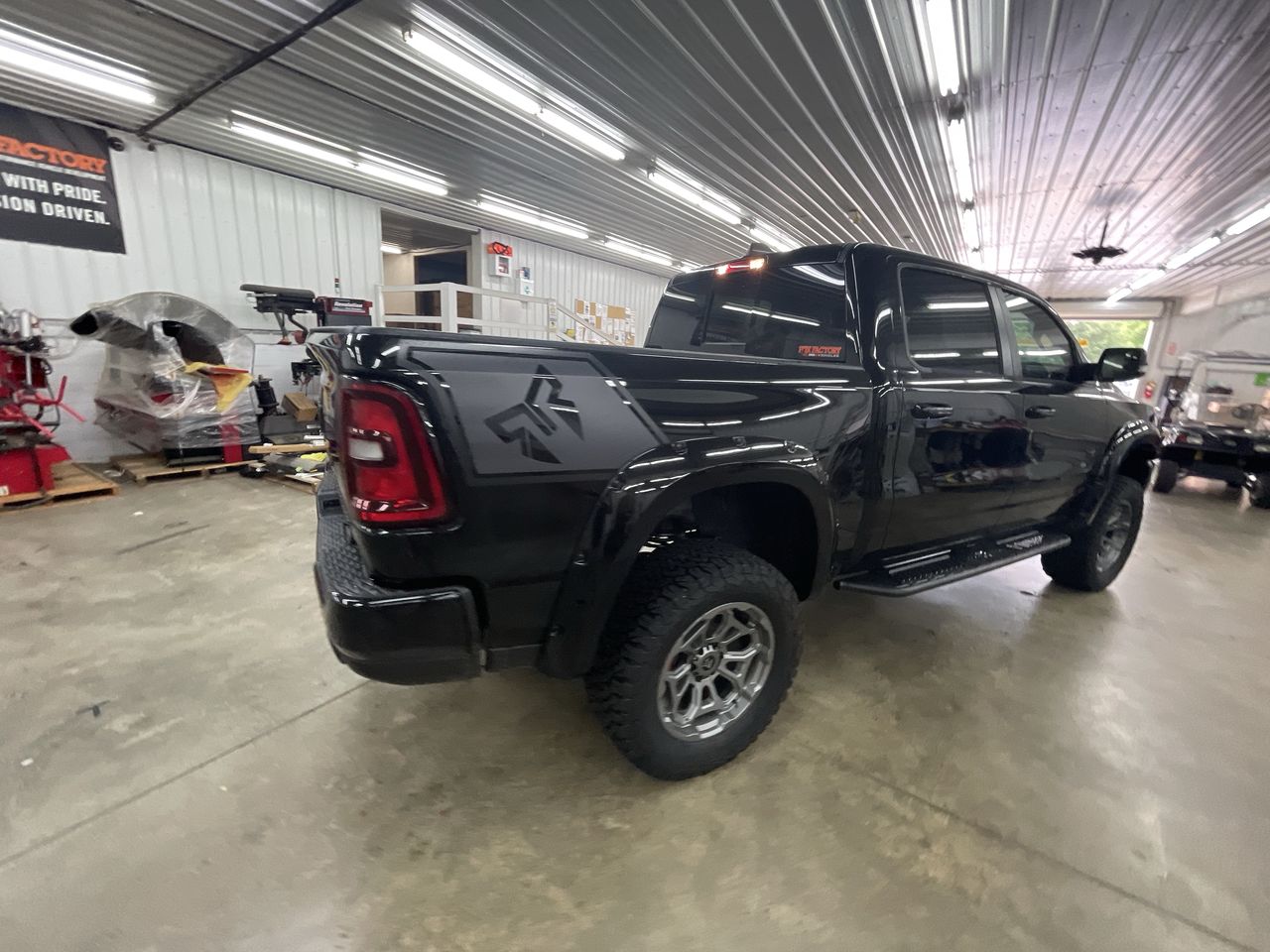 Vehicle Image 8