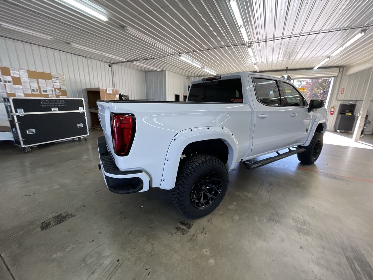 Vehicle Image 8