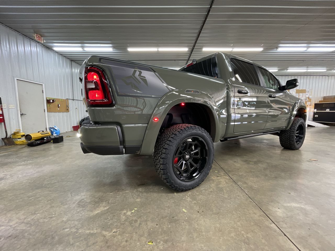 Vehicle Image 8