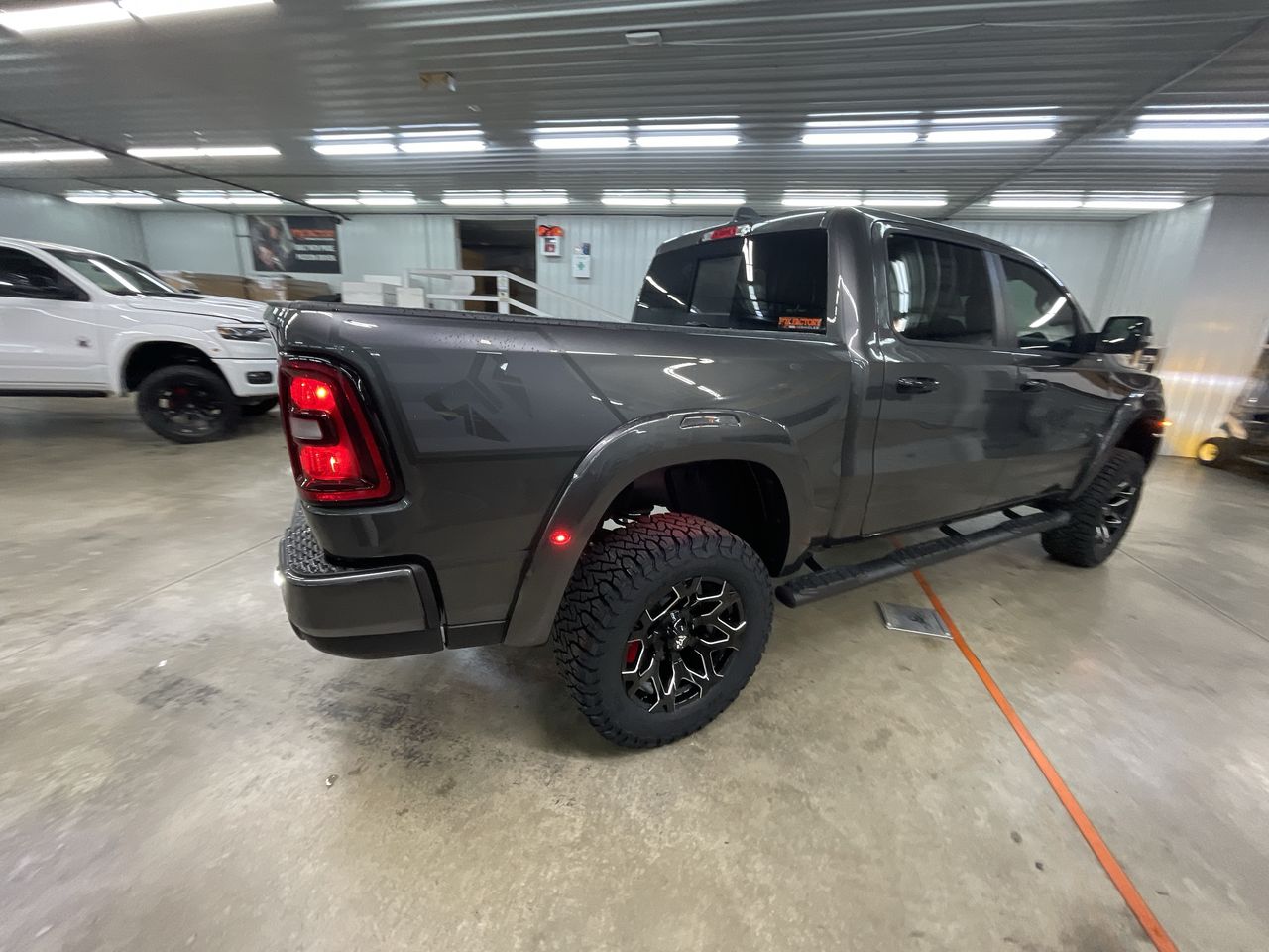 Vehicle Image 8