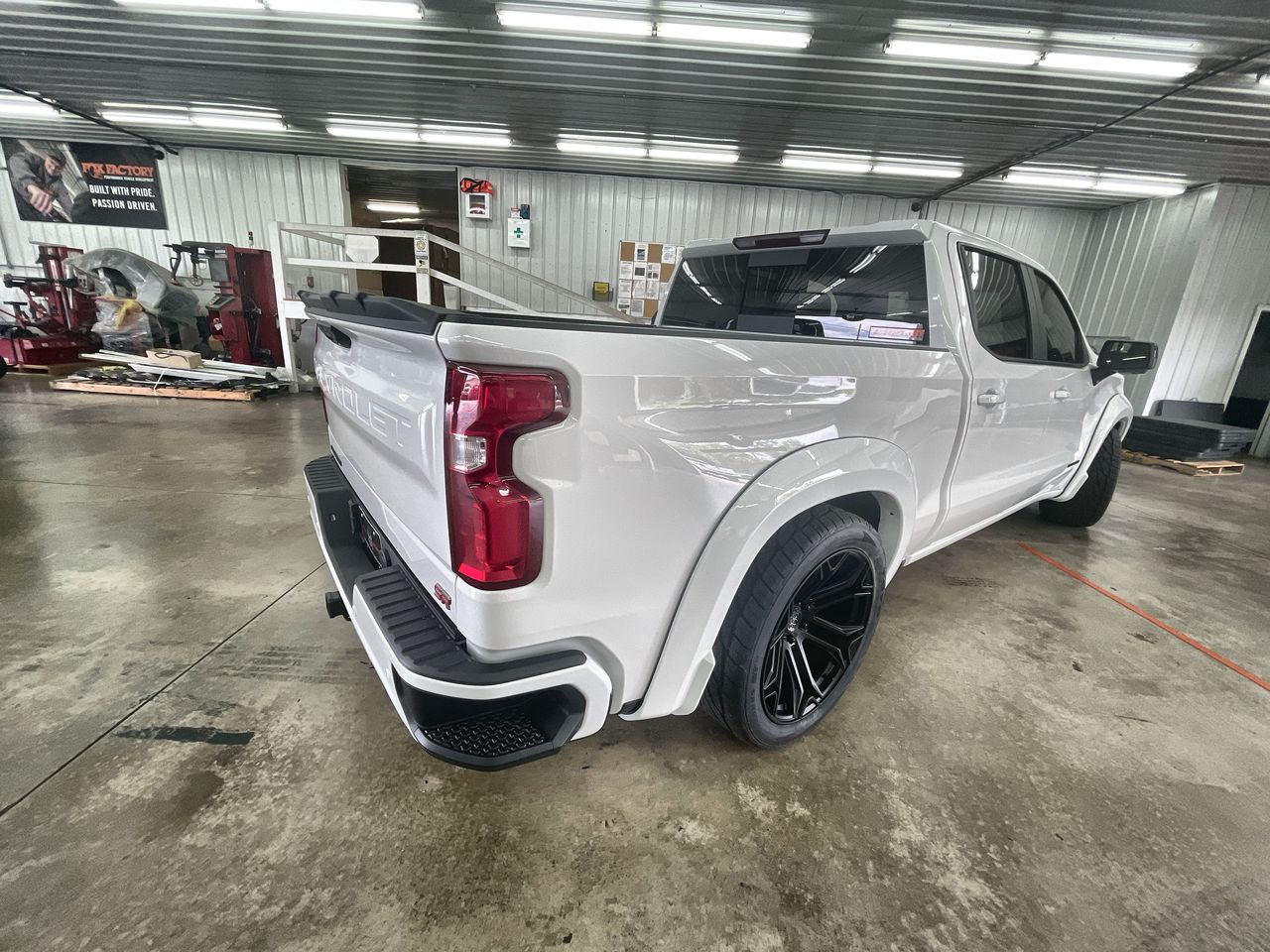 Vehicle Image 8
